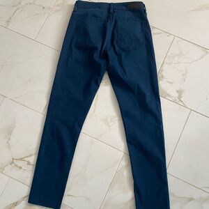 Sz 4 Calvin Klein dark blue colored skinny jeans